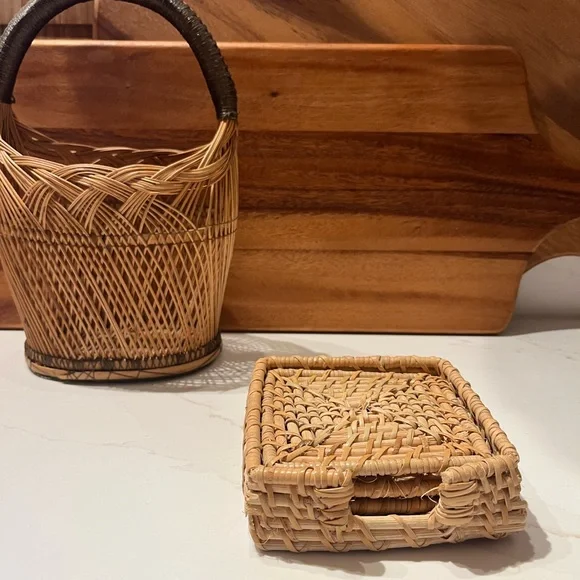 Vintage woven/rattan S/3 coasters & holder - Picture 2 of 7